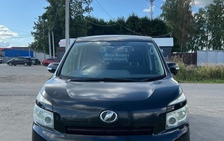 Toyota Voxy II, 2010 год, 1 290 000 рублей, 14 фотография