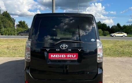 Toyota Voxy II, 2010 год, 1 290 000 рублей, 11 фотография