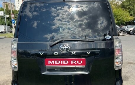 Toyota Voxy II, 2010 год, 1 290 000 рублей, 4 фотография
