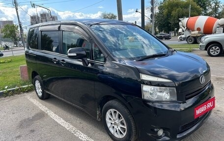 Toyota Voxy II, 2010 год, 1 290 000 рублей, 7 фотография