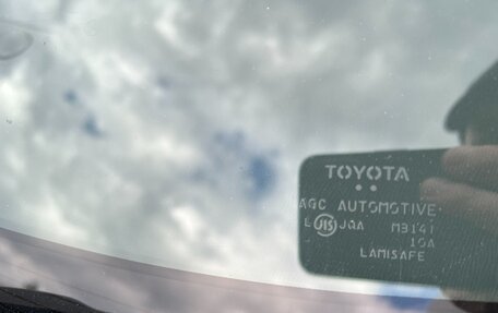 Toyota Voxy II, 2010 год, 1 290 000 рублей, 33 фотография