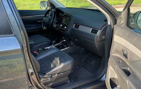 Mitsubishi Outlander III рестайлинг 3, 2021 год, 3 085 000 рублей, 7 фотография