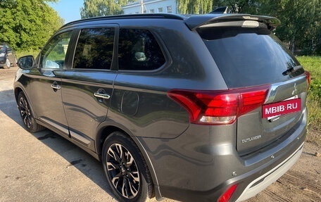 Mitsubishi Outlander III рестайлинг 3, 2021 год, 3 085 000 рублей, 3 фотография