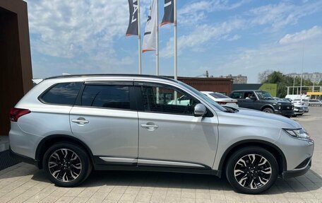 Mitsubishi Outlander III рестайлинг 3, 2022 год, 2 550 000 рублей, 4 фотография