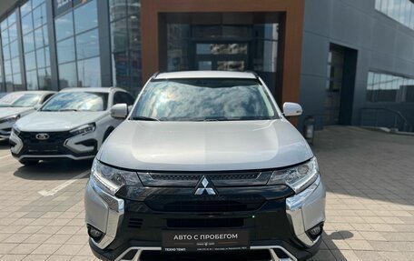 Mitsubishi Outlander III рестайлинг 3, 2022 год, 2 550 000 рублей, 2 фотография