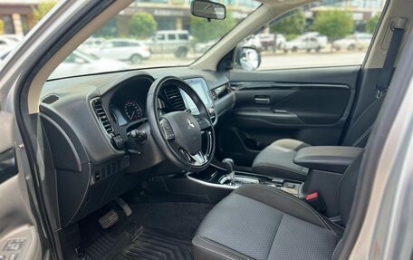 Mitsubishi Outlander III рестайлинг 3, 2022 год, 2 550 000 рублей, 9 фотография