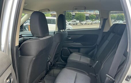 Mitsubishi Outlander III рестайлинг 3, 2022 год, 2 550 000 рублей, 14 фотография