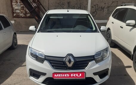 Renault Logan II, 2022 год, 940 000 рублей, 1 фотография