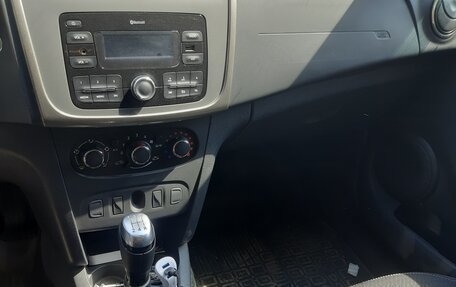 Renault Logan II, 2022 год, 940 000 рублей, 6 фотография