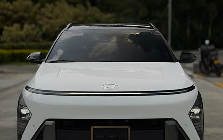 Hyundai Kona, 2023 год, 2 210 000 рублей, 2 фотография