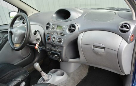 Toyota Yaris I рестайлинг, 2002 год, 209 999 рублей, 12 фотография