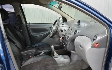 Toyota Yaris I рестайлинг, 2002 год, 209 999 рублей, 13 фотография