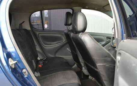Toyota Yaris I рестайлинг, 2002 год, 209 999 рублей, 14 фотография