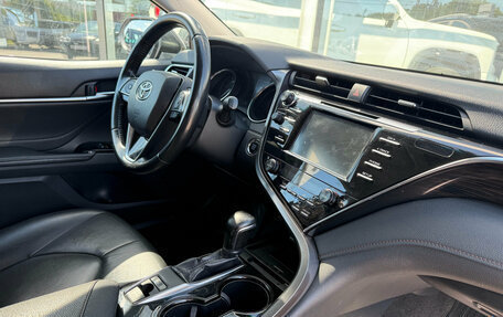 Toyota Camry, 2018 год, 2 250 000 рублей, 9 фотография