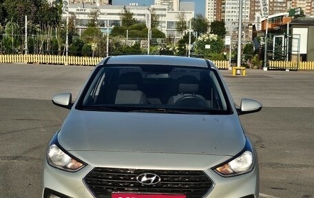 Hyundai Solaris II рестайлинг, 2018 год, 1 150 000 рублей, 1 фотография