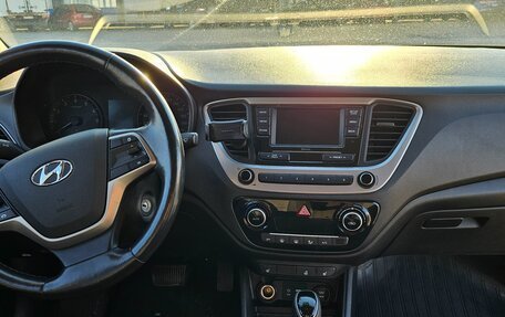 Hyundai Solaris II рестайлинг, 2018 год, 1 150 000 рублей, 15 фотография