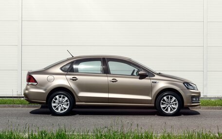 Volkswagen Polo VI (EU Market), 2018 год, 1 120 000 рублей, 2 фотография