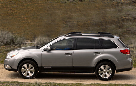 Subaru Outback IV рестайлинг, 2010 год, 1 255 000 рублей, 2 фотография