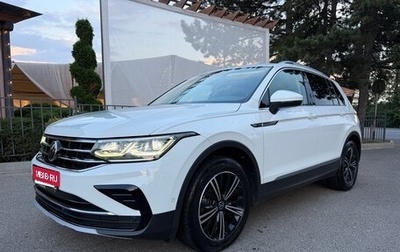 Volkswagen Tiguan II, 2021 год, 3 650 000 рублей, 1 фотография