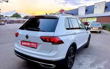 Volkswagen Tiguan II, 2021 год, 3 650 000 рублей, 3 фотография