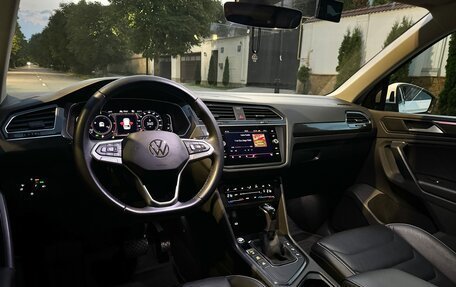 Volkswagen Tiguan II, 2021 год, 3 650 000 рублей, 15 фотография