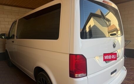 Volkswagen Caravelle T6 рестайлинг, 2022 год, 5 500 000 рублей, 2 фотография