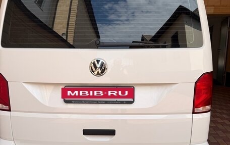 Volkswagen Caravelle T6 рестайлинг, 2022 год, 5 500 000 рублей, 6 фотография