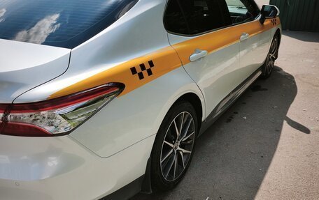 Toyota Camry, 2021 год, 2 500 000 рублей, 6 фотография