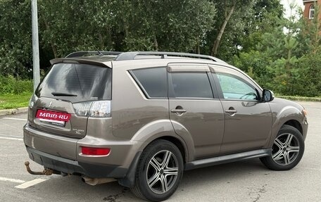 Mitsubishi Outlander III рестайлинг 3, 2011 год, 1 111 000 рублей, 8 фотография