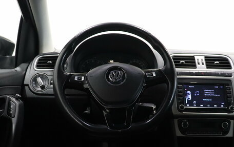 Volkswagen Polo VI (EU Market), 2017 год, 1 042 000 рублей, 10 фотография