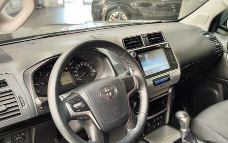 Toyota Land Cruiser Prado 150 рестайлинг 2, 2019 год, 4 989 000 рублей, 7 фотография