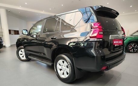 Toyota Land Cruiser Prado 150 рестайлинг 2, 2019 год, 4 989 000 рублей, 4 фотография
