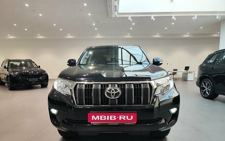 Toyota Land Cruiser Prado 150 рестайлинг 2, 2019 год, 4 989 000 рублей, 2 фотография