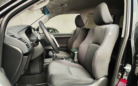 Toyota Land Cruiser Prado 150 рестайлинг 2, 2019 год, 4 989 000 рублей, 8 фотография