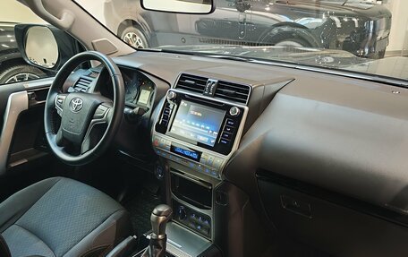 Toyota Land Cruiser Prado 150 рестайлинг 2, 2019 год, 4 989 000 рублей, 12 фотография