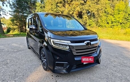 Honda Stepwgn IV, 2018 год, 2 200 000 рублей, 3 фотография