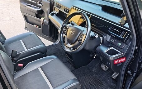 Honda Stepwgn IV, 2018 год, 2 200 000 рублей, 12 фотография