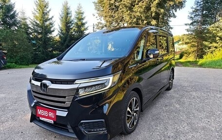 Honda Stepwgn IV, 2018 год, 2 200 000 рублей, 2 фотография