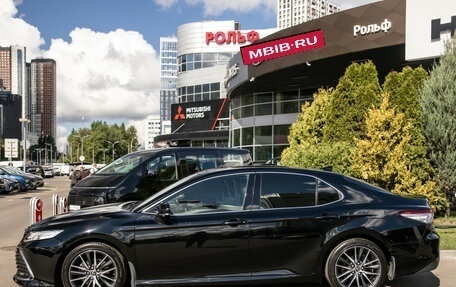 Toyota Camry, 2021 год, 3 328 000 рублей, 7 фотография