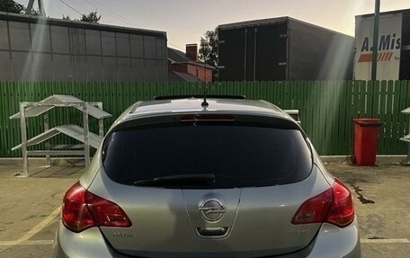 Opel Astra J, 2011 год, 640 000 рублей, 3 фотография
