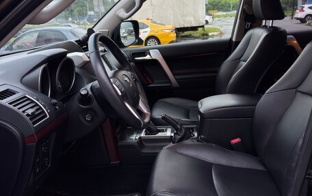 Toyota Land Cruiser Prado 150 рестайлинг 2, 2016 год, 3 950 000 рублей, 12 фотография