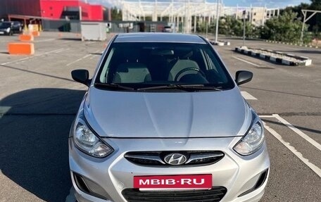 Hyundai Solaris II рестайлинг, 2012 год, 645 000 рублей, 2 фотография