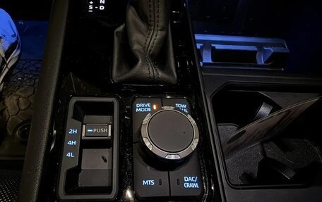 Toyota Tundra, 2024 год, 9 990 000 рублей, 23 фотография