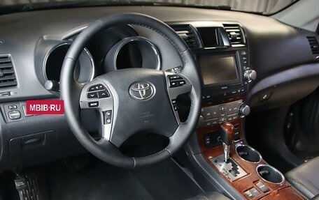 Toyota Highlander III, 2011 год, 1 549 000 рублей, 9 фотография