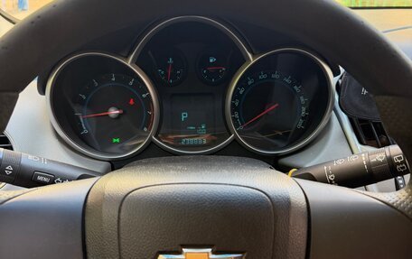 Chevrolet Cruze II, 2012 год, 700 000 рублей, 9 фотография