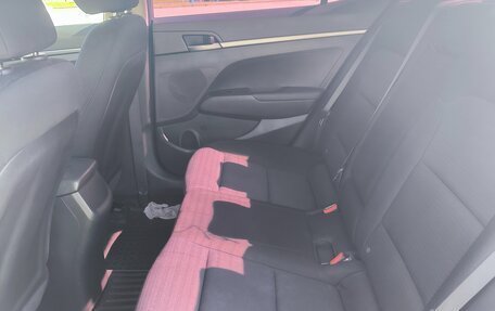 Hyundai Elantra VI рестайлинг, 2017 год, 1 560 000 рублей, 10 фотография