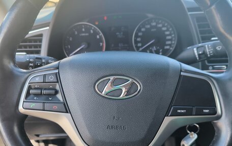 Hyundai Elantra VI рестайлинг, 2017 год, 1 560 000 рублей, 15 фотография