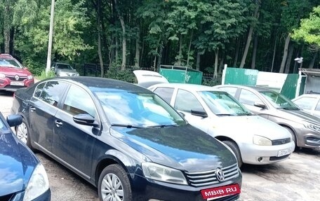 Volkswagen Passat B7, 2011 год, 678 910 рублей, 2 фотография