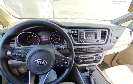 KIA Carnival III, 2016 год, 2 300 000 рублей, 5 фотография