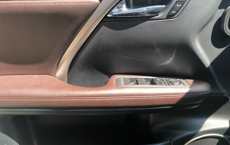 Lexus RX IV рестайлинг, 2021 год, 4 250 000 рублей, 12 фотография